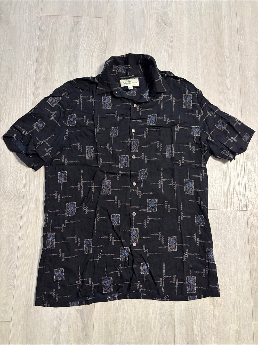 🔥BUNDLESALE Mens L Island Shores Button-Down Rayon Shirt with Tropical Print